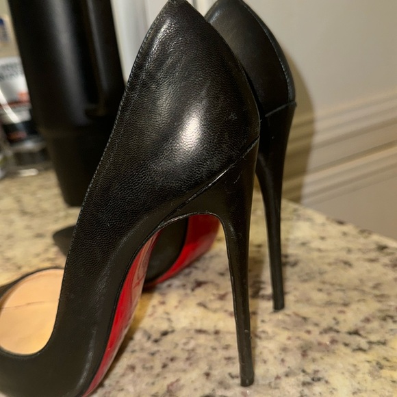 Christian Louboutin - Picture 16 of 17
